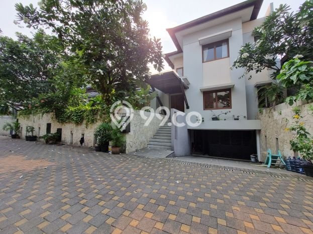 Rumah Mewah LB 450m2 Siap Pakai Desain Elegan di Kemang, Jakarta Selatan Rumah Mewah LB 450m2 Siap Pakai Desain Elegan di Kemang, Jakarta Selatan