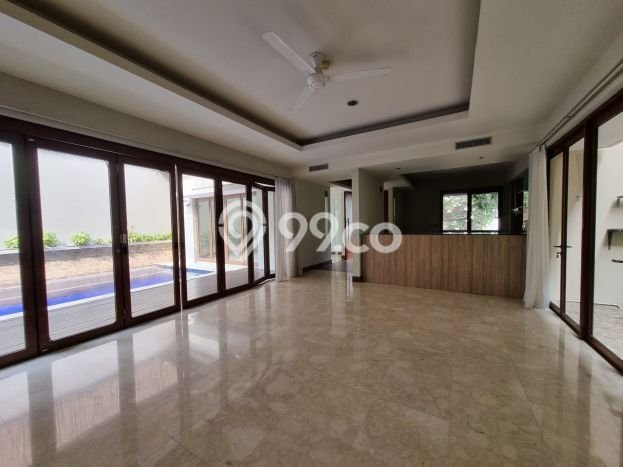 Rumah Mewah LB 450m2 Siap Pakai Desain Elegan di Kemang, Jakarta Selatan Rumah Mewah LB 450m2 Siap Pakai Desain Elegan di Kemang, Jakarta Selatan