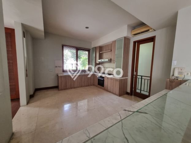 Rumah Mewah LB 450m2 Siap Pakai Desain Elegan di Kemang, Jakarta Selatan Rumah Mewah LB 450m2 Siap Pakai Desain Elegan di Kemang, Jakarta Selatan