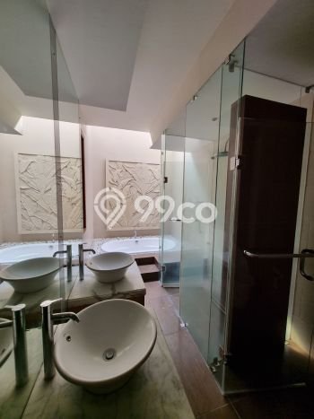 Rumah Mewah LB 450m2 Siap Pakai Desain Elegan di Kemang, Jakarta Selatan Rumah Mewah LB 450m2 Siap Pakai Desain Elegan di Kemang, Jakarta Selatan