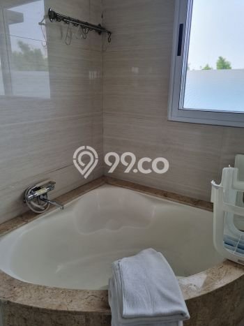 Hunian Mewah Siap Huni LT 270m2 di Kelapa Gading, Jakarta Utara Hunian Mewah Siap Huni LT 270m2 di Kelapa Gading, Jakarta Utara