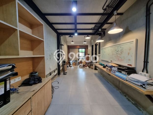 Rumah Berkualitas di Kelapa Gading, Jakarta Utara, LT 102m² LB 90m² - HARGA NEGO! Rumah Berkualitas di Kelapa Gading, Jakarta Utara, LT 102m² LB 90m² - HARGA NEGO!