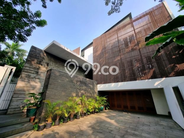 Siap Huni Hunian Elit 5 Kamar di Kebayoran Baru Dekat ke Mana Saja Siap Huni Hunian Elit 5 Kamar di Kebayoran Baru Dekat ke Mana Saja