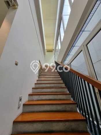 Siap Huni Hunian Elit 5 Kamar di Kebayoran Baru Dekat ke Mana Saja Siap Huni Hunian Elit 5 Kamar di Kebayoran Baru Dekat ke Mana Saja