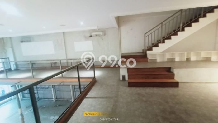 LOKASI STRATEGIS! Ruko di Kelapa Gading, Luas 325m2m², Area Potensial LOKASI STRATEGIS! Ruko di Kelapa Gading, Luas 325m2m², Area Potensial