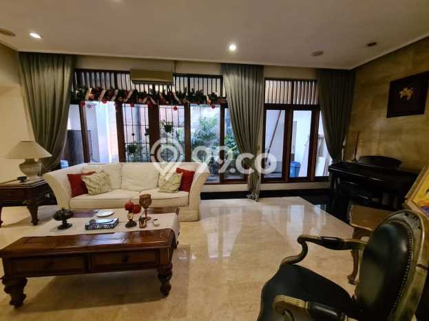 Ready to Use! Premium House LT 450m2 Desain Elegan di Pulomas Ready to Use! Premium House LT 450m2 Desain Elegan di Pulomas