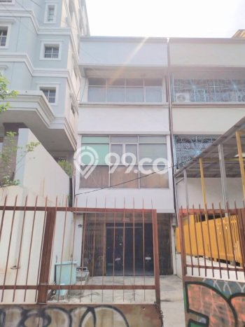Ruko Dijual di Jakarta Pusat LT 137m2 & LB 279m2 Lokasi Terbaik! Ruko Dijual di Jakarta Pusat LT 137m2 & LB 279m2 Lokasi Terbaik!