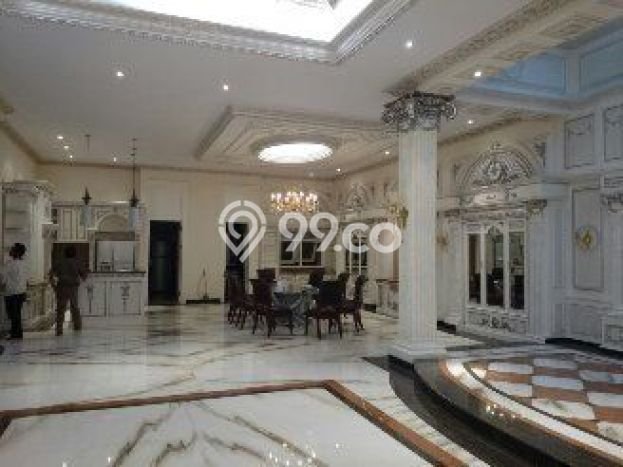 Ready to Use! Luxury House LT 600m2 Desain Elegan di Ancol Ready to Use! Luxury House LT 600m2 Desain Elegan di Ancol