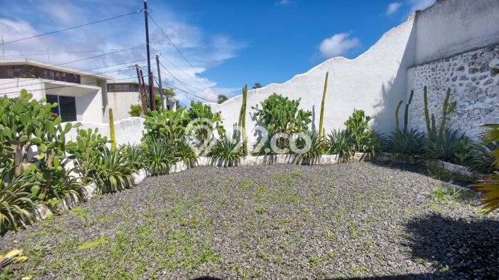Dijual Vila Kawasan , Dimensi 613m2m², Posisi Strategis Dijual Vila Kawasan , Dimensi 613m2m², Posisi Strategis