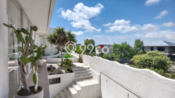 Dijual Vila Kawasan , Dimensi 613m2m², Posisi Strategis Dijual Vila Kawasan , Dimensi 613m2m², Posisi Strategis