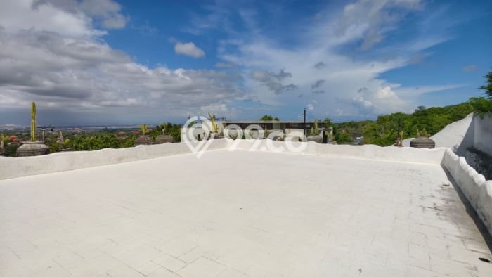 Dijual Vila Kawasan , Dimensi 613m2m², Posisi Strategis Dijual Vila Kawasan , Dimensi 613m2m², Posisi Strategis