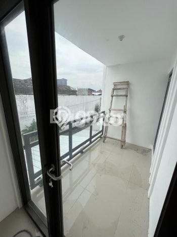 Rumah Luas Asri 7 KT Siap Huni di Merjosari Malang Rumah Luas Asri 7 KT Siap Huni di Merjosari Malang