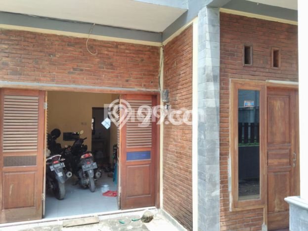 Dijual Rumah 5 Kamar Lokasi Ideal Nyaman dan Strategis di Karangploso Dijual Rumah 5 Kamar Lokasi Ideal Nyaman dan Strategis di Karangploso
