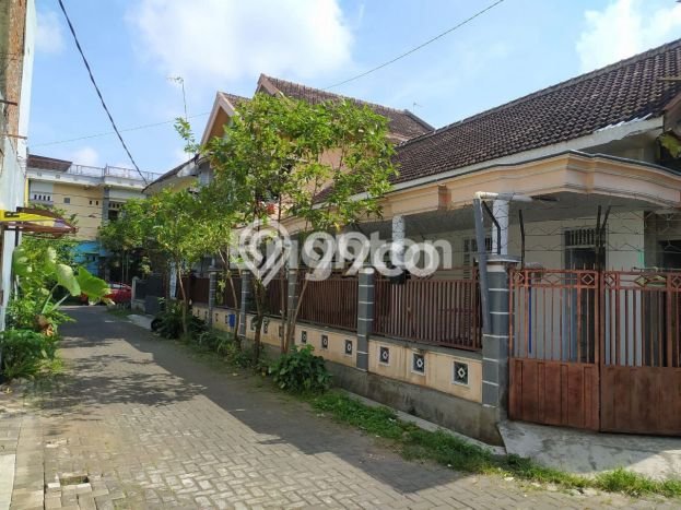 For Sale Hunian Rumah Terawat 6 KT di Mojolangu, Malang For Sale Hunian Rumah Terawat 6 KT di Mojolangu, Malang