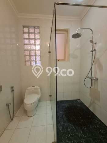 Hunian Modern Untuk Disewakan di Pondok Indah Jakarta Selatan 5 KT & 3 KM Hunian Modern Untuk Disewakan di Pondok Indah Jakarta Selatan 5 KT & 3 KM