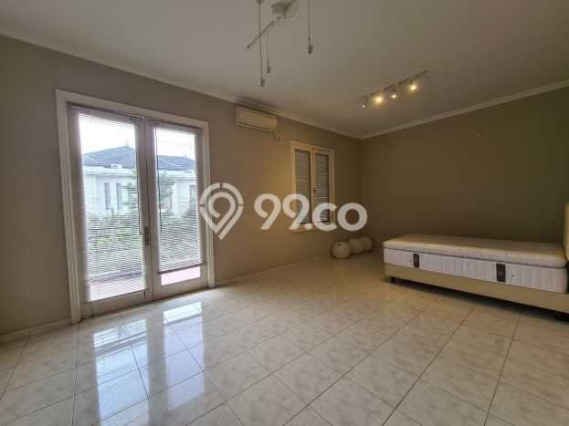 Hunian Modern Untuk Disewakan di Pondok Indah Jakarta Selatan 5 KT & 3 KM Hunian Modern Untuk Disewakan di Pondok Indah Jakarta Selatan 5 KT & 3 KM