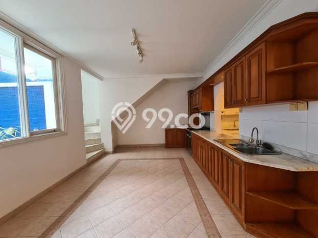 Hunian Modern Untuk Disewakan di Pondok Indah Jakarta Selatan 5 KT & 3 KM Hunian Modern Untuk Disewakan di Pondok Indah Jakarta Selatan 5 KT & 3 KM