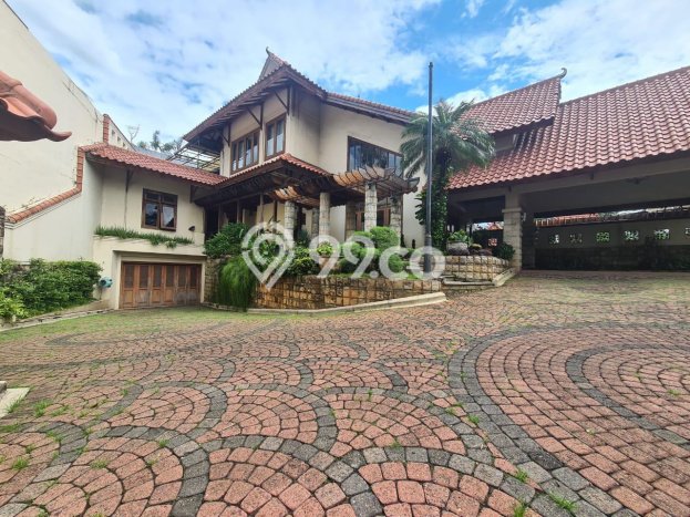 Ready to Use! Premium House LT 2600m2 Desain Elegan di Pondok Indah Ready to Use! Premium House LT 2600m2 Desain Elegan di Pondok Indah