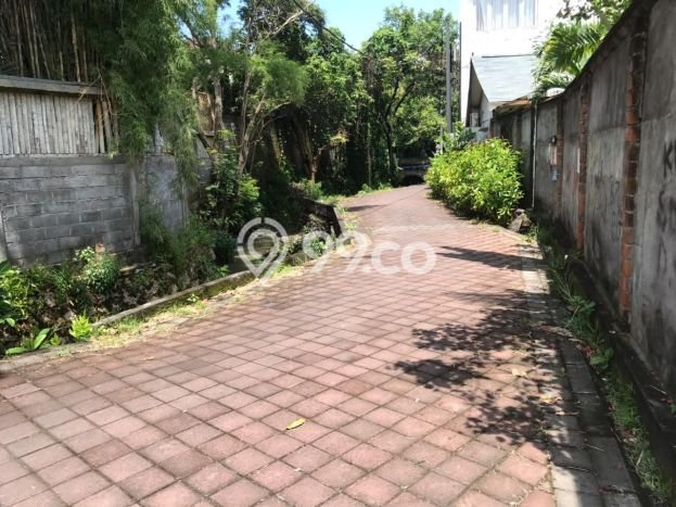 Tanah di Kerobokan, Badung Luas 2100m2 Dijual Segera Tanah di Kerobokan, Badung Luas 2100m2 Dijual Segera