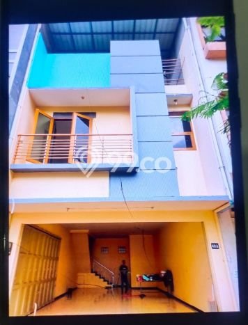 Ruko Dijual di Bandung LT 96m2 & LB 250m2 Lokasi Terbaik! Ruko Dijual di Bandung LT 96m2 & LB 250m2 Lokasi Terbaik!