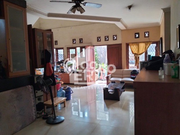 Siap Huni Hunian Elit 12 Kamar di Ciracas Dekat ke Mana Pun Siap Huni Hunian Elit 12 Kamar di Ciracas Dekat ke Mana Pun