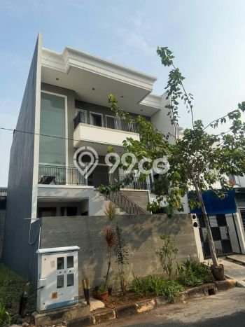 Ready to Use! Premium House LT 200m2 Desain Elegan di Pantai Indah Kapuk Ready to Use! Premium House LT 200m2 Desain Elegan di Pantai Indah Kapuk