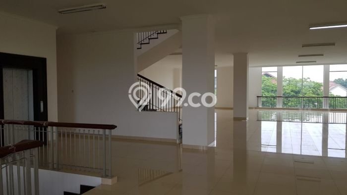Unit Kantor Dijual di Surabaya LT 800m2 & LB 1500m2 Unit Kantor Dijual di Surabaya LT 800m2 & LB 1500m2