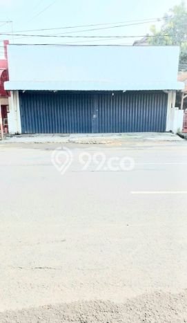 LOKASI SUPER STRATEGIS! Ruko di , Luas 322m2m², Kawasan Bisnis LOKASI SUPER STRATEGIS! Ruko di , Luas 322m2m², Kawasan Bisnis