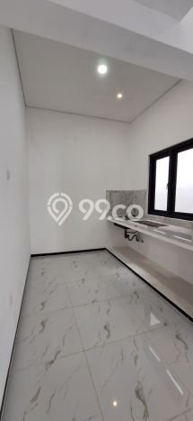 Jual Rumah Bagus Siap Huni LB 90m2 di Rungkut, Surabaya Jual Rumah Bagus Siap Huni LB 90m2 di Rungkut, Surabaya