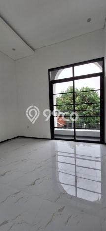Jual Rumah Bagus Siap Huni LB 90m2 di Rungkut, Surabaya Jual Rumah Bagus Siap Huni LB 90m2 di Rungkut, Surabaya