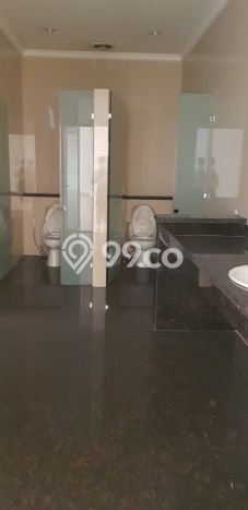 Unit Kantor Dijual di Surabaya LT 800m2 & LB 1500m2 Unit Kantor Dijual di Surabaya LT 800m2 & LB 1500m2
