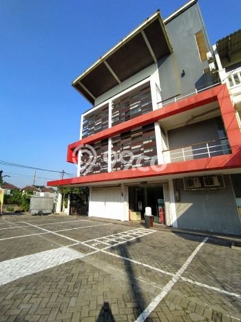 LOKASI PREMIUM! Ruko Kawasan Surabaya Kota, Luas 470m2m², Mainroad, Area Komersial LOKASI PREMIUM! Ruko Kawasan Surabaya Kota, Luas 470m2m², Mainroad, Area Komersial
