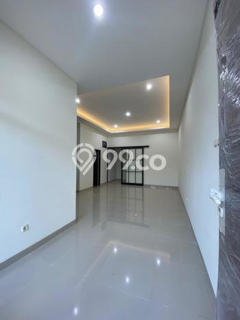 For Sale Rumah 3 Kamar Lokasi Ideal Nyaman dan Strategis di Rungkut For Sale Rumah 3 Kamar Lokasi Ideal Nyaman dan Strategis di Rungkut