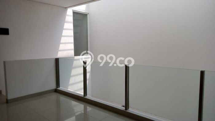 Ready to Use! Luxury House LT 155m2 Desain Modern di Pondok Indah Ready to Use! Luxury House LT 155m2 Desain Modern di Pondok Indah