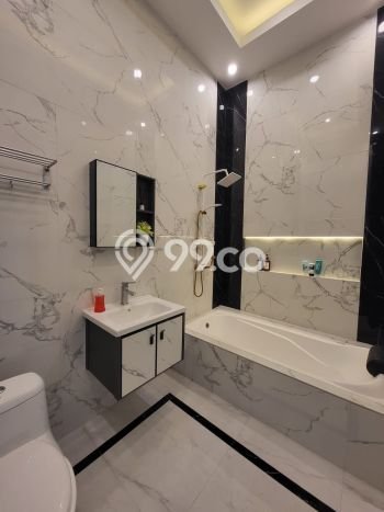 Hot Offer Hunian Mewah Ideal dan Luas di Cakung, Jakarta Timur Hot Offer Hunian Mewah Ideal dan Luas di Cakung, Jakarta Timur