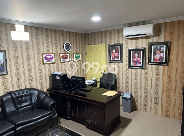Unit Ruko Dijual di Jakarta Barat LT 99m2 & LB 262m2 Unit Ruko Dijual di Jakarta Barat LT 99m2 & LB 262m2