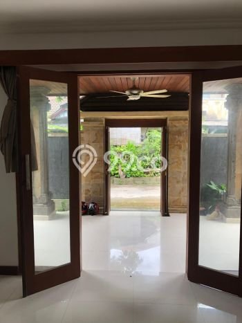 Disewakan Vila Kawasan , Luas 0m2m², Lokasi Premium Disewakan Vila Kawasan , Luas 0m2m², Lokasi Premium