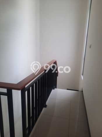 Disewakan! Rumah 2 Kamar Tidur &
2 Kamar Mandi di Taman Kopo Indah, Bandung Disewakan! Rumah 2 Kamar Tidur &
2 Kamar Mandi di Taman Kopo Indah, Bandung