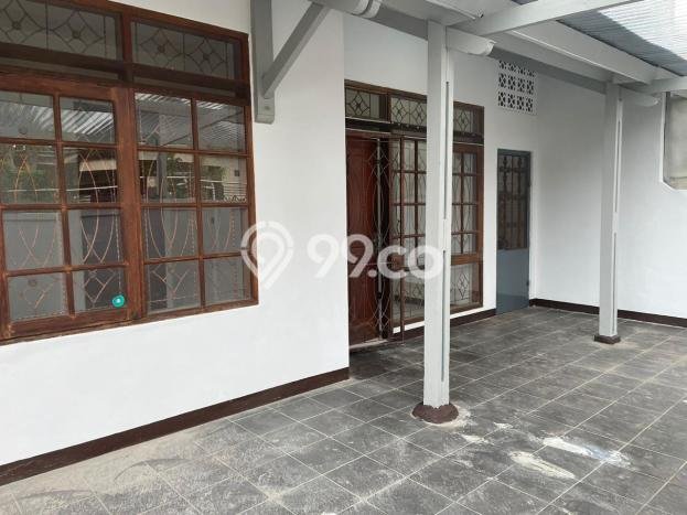 Disewakan Rumah Murah di Taman Kopo Indah Bandung dengan 4 KT Disewakan Rumah Murah di Taman Kopo Indah Bandung dengan 4 KT