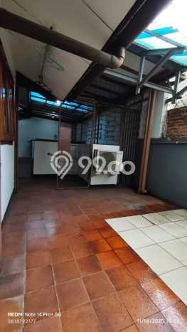 Ready to Use! Premium House LT 240m2 Desain Modern di Cipinang Ready to Use! Premium House LT 240m2 Desain Modern di Cipinang