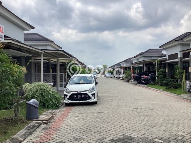 Jual Rumah Bagus Siap Huni LB 130m2 di Bukit Raya, Pekanbaru Jual Rumah Bagus Siap Huni LB 130m2 di Bukit Raya, Pekanbaru