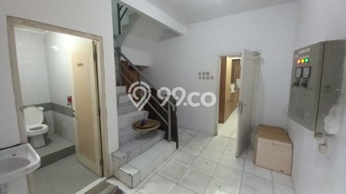 Ruko Usaha Dijual di Kebayoran Baru Jakarta Selatan LT 130m2 & LB 217m2 Ruko Usaha Dijual di Kebayoran Baru Jakarta Selatan LT 130m2 & LB 217m2