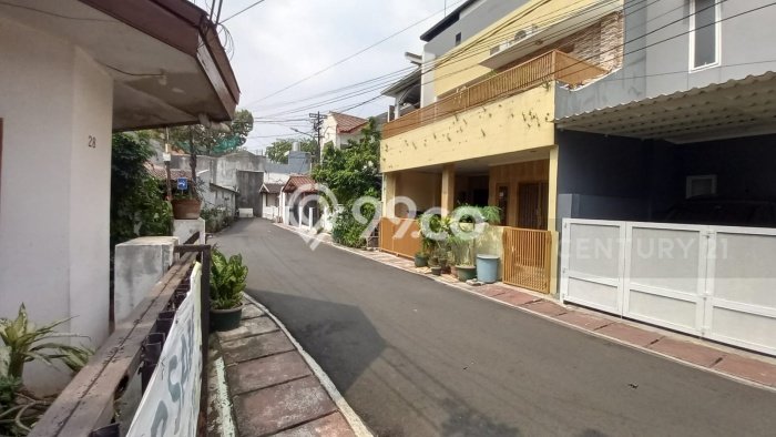 For Sale! Premium House LT 200m2 Desain Elegan di Bendungan Hilir For Sale! Premium House LT 200m2 Desain Elegan di Bendungan Hilir