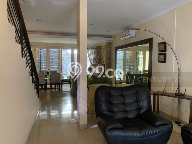 Disewakan Rumah Murah di Pondok Indah Jakarta Selatan dengan 3 KT Disewakan Rumah Murah di Pondok Indah Jakarta Selatan dengan 3 KT