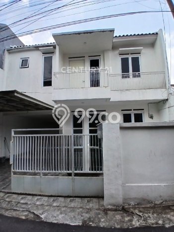 Disewakan Segera Rumah Kondisi Baik di Kawasan Tebet, Jakarta Selatan Disewakan Segera Rumah Kondisi Baik di Kawasan Tebet, Jakarta Selatan