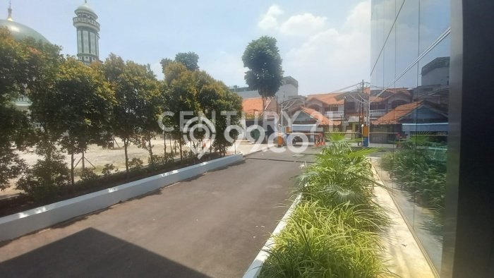 Kantor untuk Disewa di Pusat Jakarta Selatan Luas Bangunan 2175m2 Kantor untuk Disewa di Pusat Jakarta Selatan Luas Bangunan 2175m2