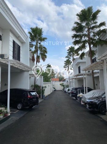 Jual Rumah Mewah Megah Dengan View Cantik di Lebak Bulus, Jakarta Selatan Jual Rumah Mewah Megah Dengan View Cantik di Lebak Bulus, Jakarta Selatan