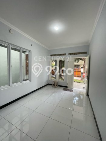 Disewakan Rumah Konsep Minimalis di Kebayoran Baru Jakarta Selatan dengan 4 KT Disewakan Rumah Konsep Minimalis di Kebayoran Baru Jakarta Selatan dengan 4 KT