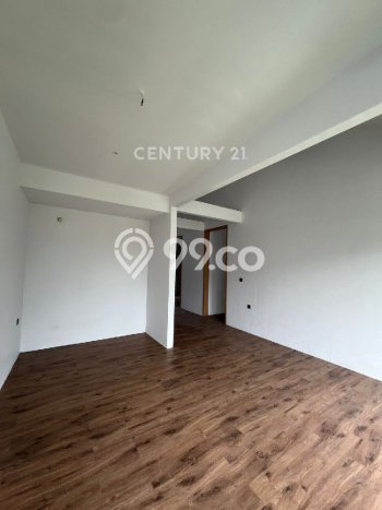 Rumah Elit Modern Tanpa Renovasi di Ragunan Jakarta Selatan Rumah Elit Modern Tanpa Renovasi di Ragunan Jakarta Selatan