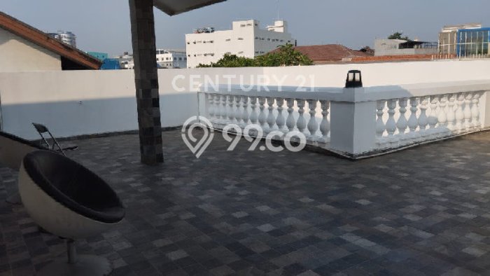 Rumah Sewa Jakarta Selatan LT 229m2 LB 500m2 Area Pondok Indah Rumah Sewa Jakarta Selatan LT 229m2 LB 500m2 Area Pondok Indah